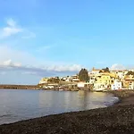 Seaside Leni