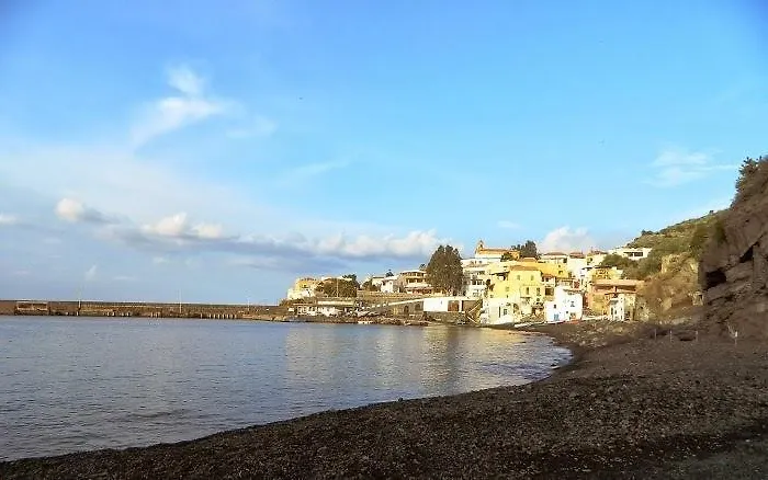 Seaside Leni